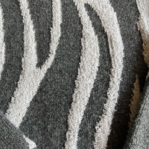 💜MICHAEL STARS patterned sweater - Picture 2 of 6